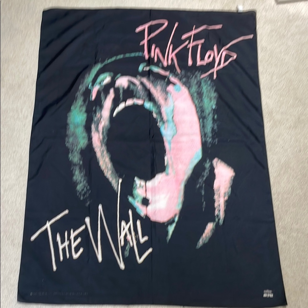 LGP Int'l Vintage 1997 PINK FLOYD
Textile Poster Made in Italy, Size 30" X 40"